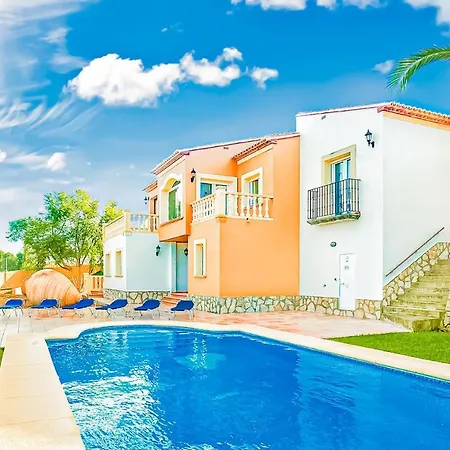 0340 Nogal Villa